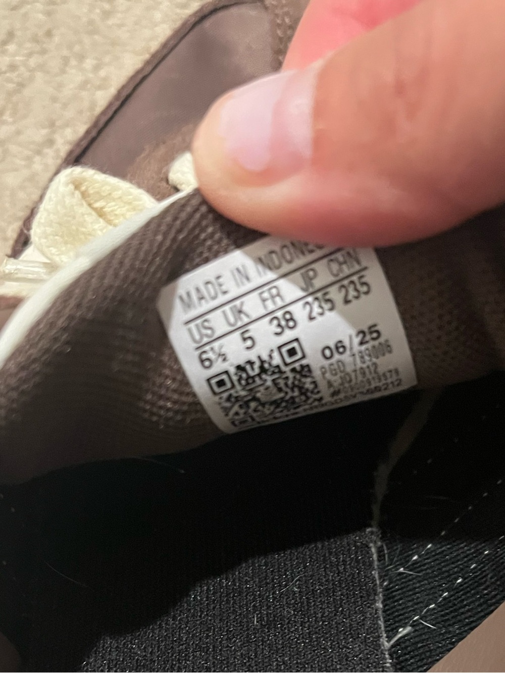 Adidas sneakers - Picture 4 of 6